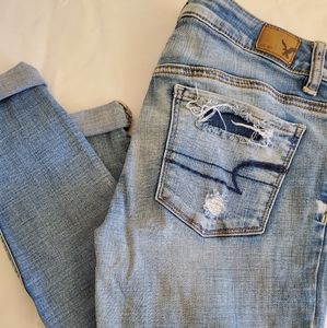 American Eagle Mid-Rise Jegging with Distress